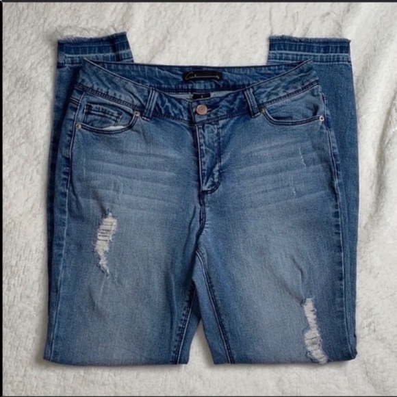 Cred NY Skinny Raw hem Stretchy Jeans Distressed Size 5 - Picture 3 of 8